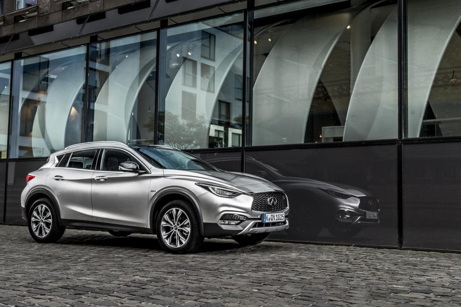  Infiniti QX30 2.2d AWD 2016 года  (WW) (фото 14 из 38)